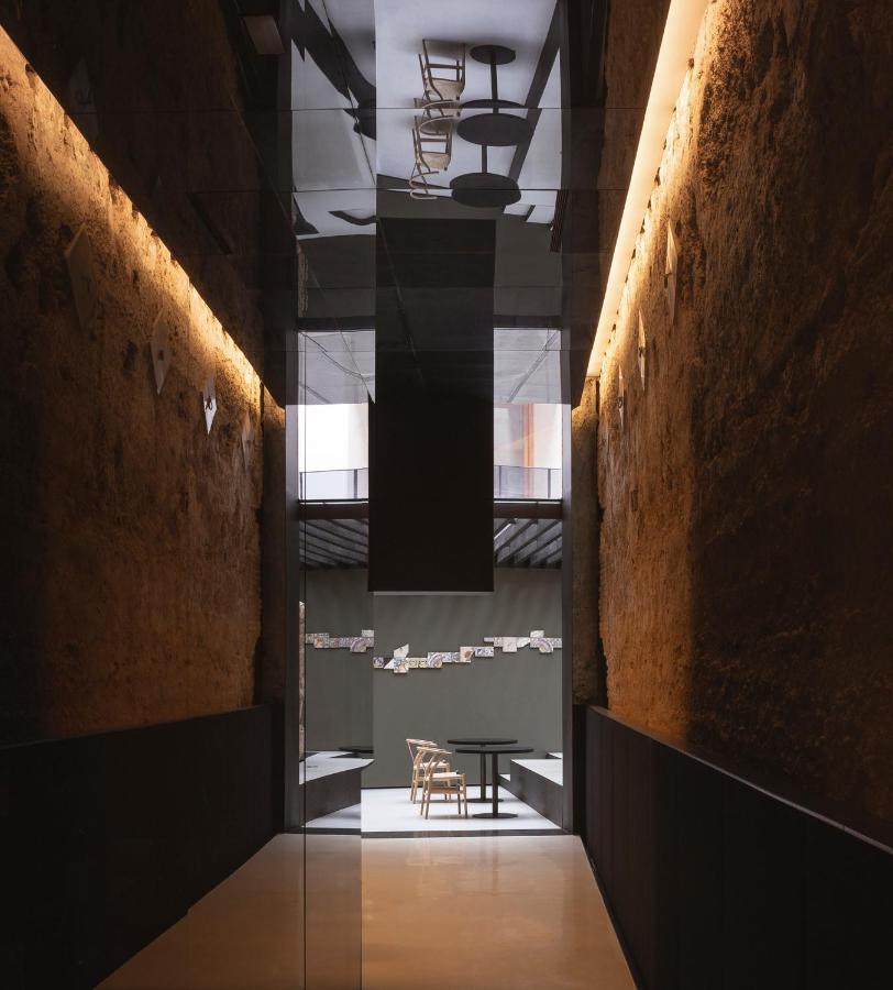 Caro Hotel Valencia Bagian luar foto Interior of the museum