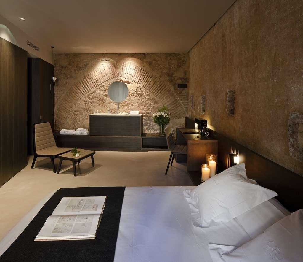 Caro Hotel Valencia Ruang foto A room at the Mandarin Oriental Barcelona
