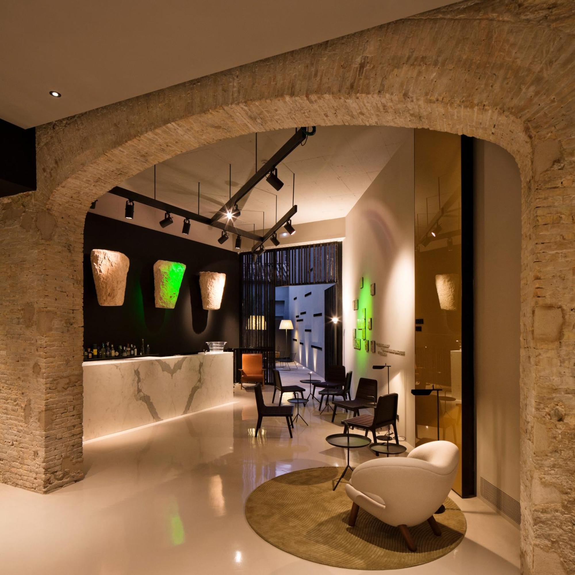 Caro Hotel Valencia Interior foto The bar at the Hotel du Vin, Cheltenham