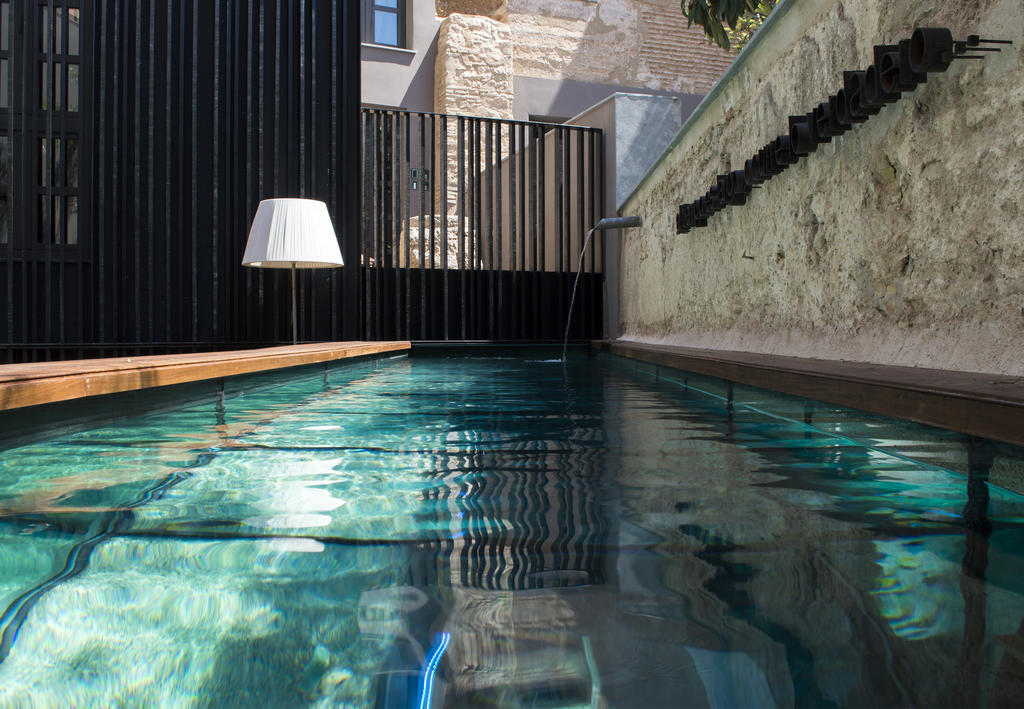 Caro Hotel Valencia Bagian luar foto The pool