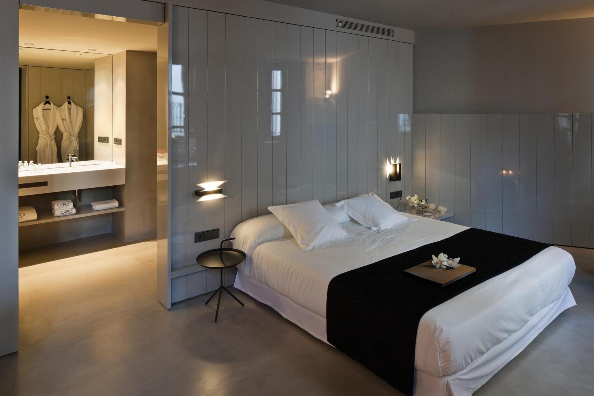 Caro Hotel Valencia Bagian luar foto A room at the hotel
