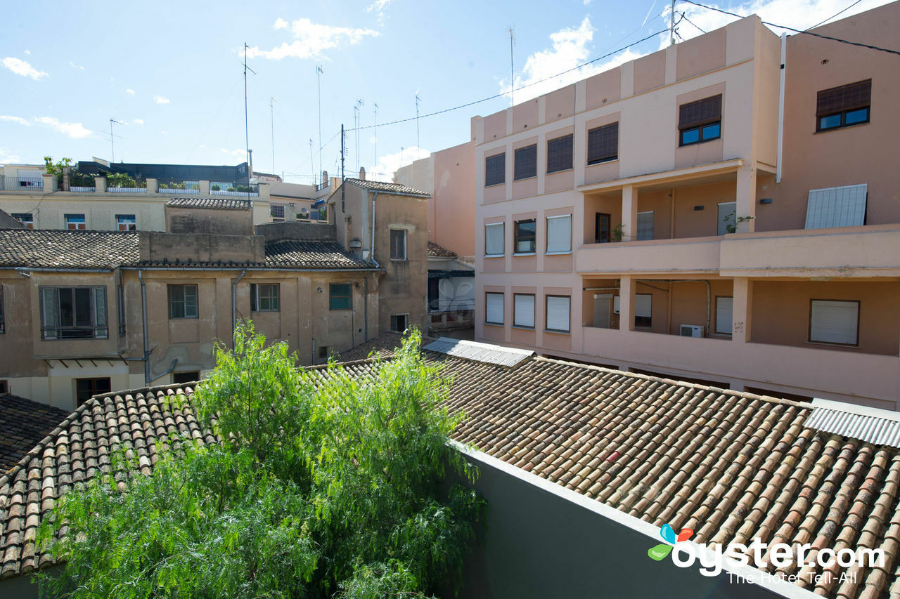 Caro Hotel Valencia Bagian luar foto View of the town