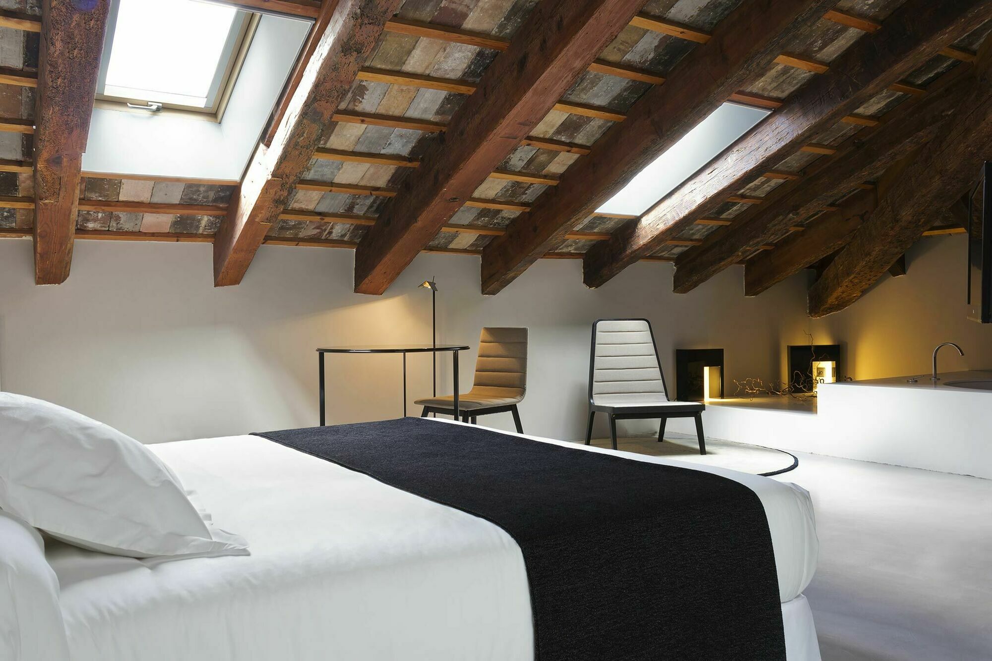 Caro Hotel Valencia Bagian luar foto A room at Hotel 925