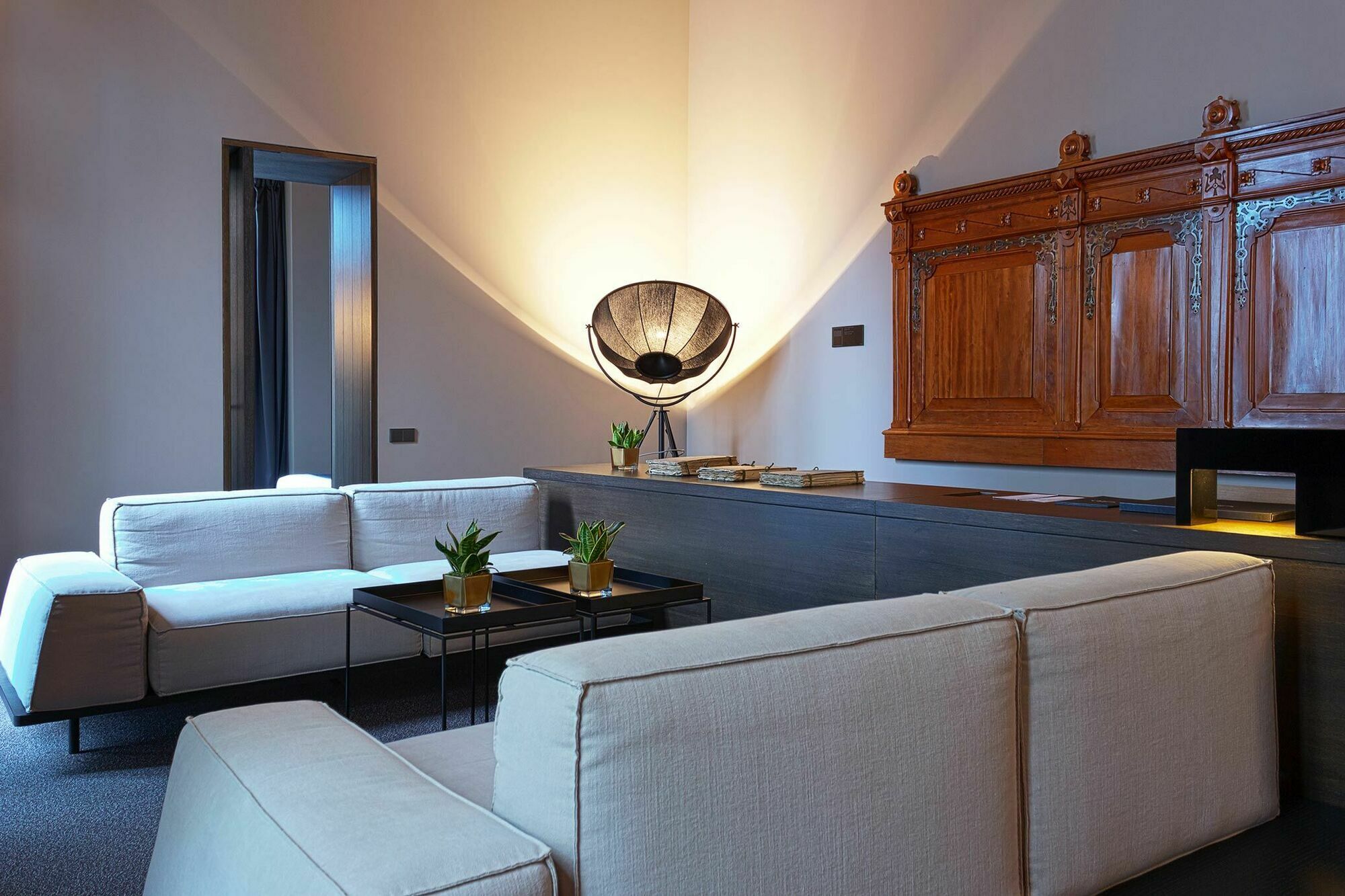Caro Hotel Valencia Bagian luar foto Interior of the hotel